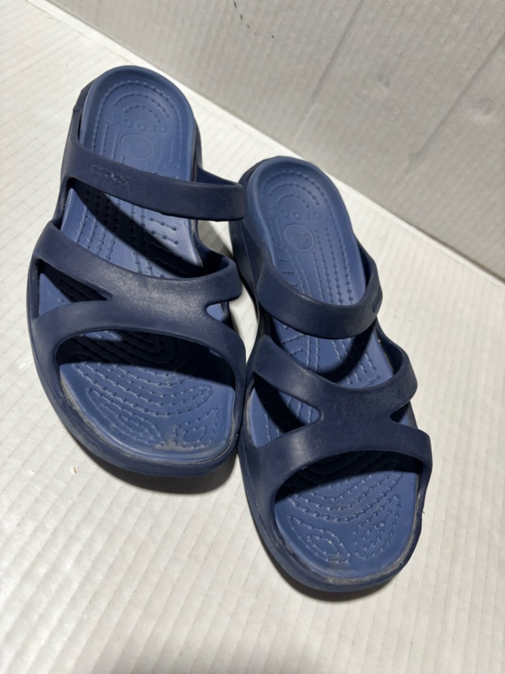 CROCS MONTEREY STRAPPY Navy Blue Strappy Slip-On Sandals